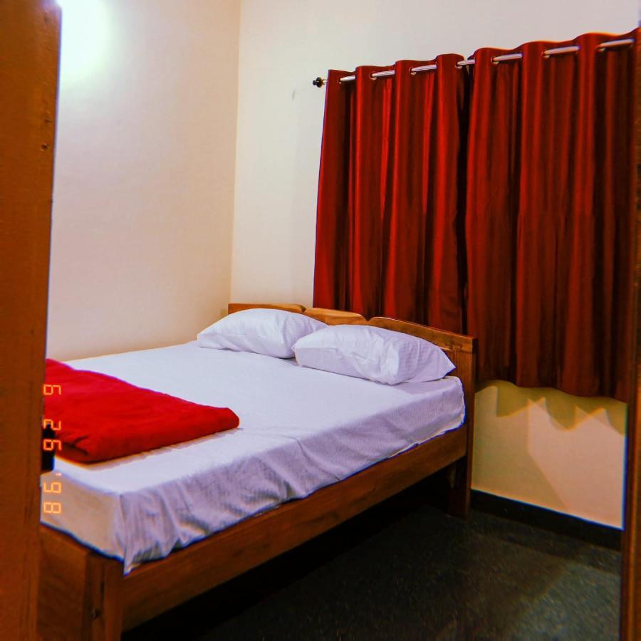 Mungaru Homestay, Talaguppa Sagar  Buitenkant foto