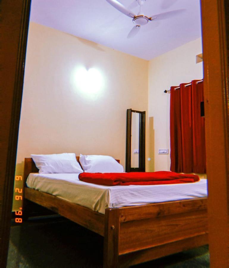 Mungaru Homestay, Talaguppa Sagar  Buitenkant foto