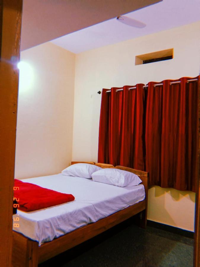 Mungaru Homestay, Talaguppa Sagar  Buitenkant foto