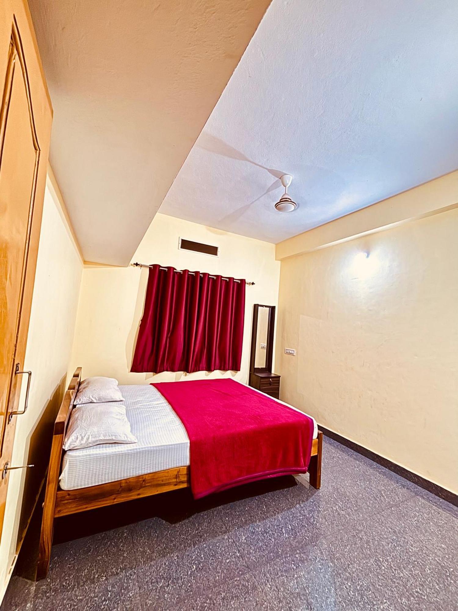 Mungaru Homestay, Talaguppa Sagar  Buitenkant foto