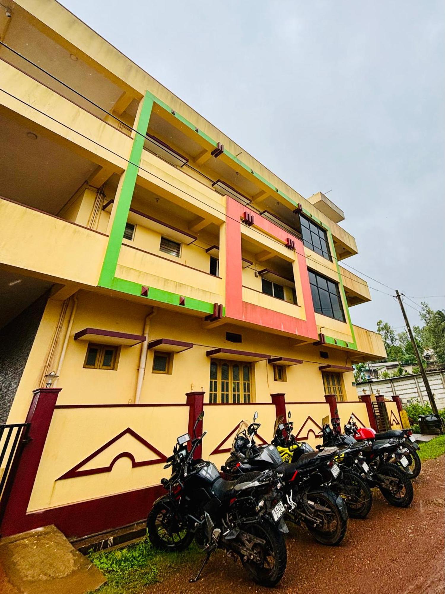 Mungaru Homestay, Talaguppa Sagar  Buitenkant foto