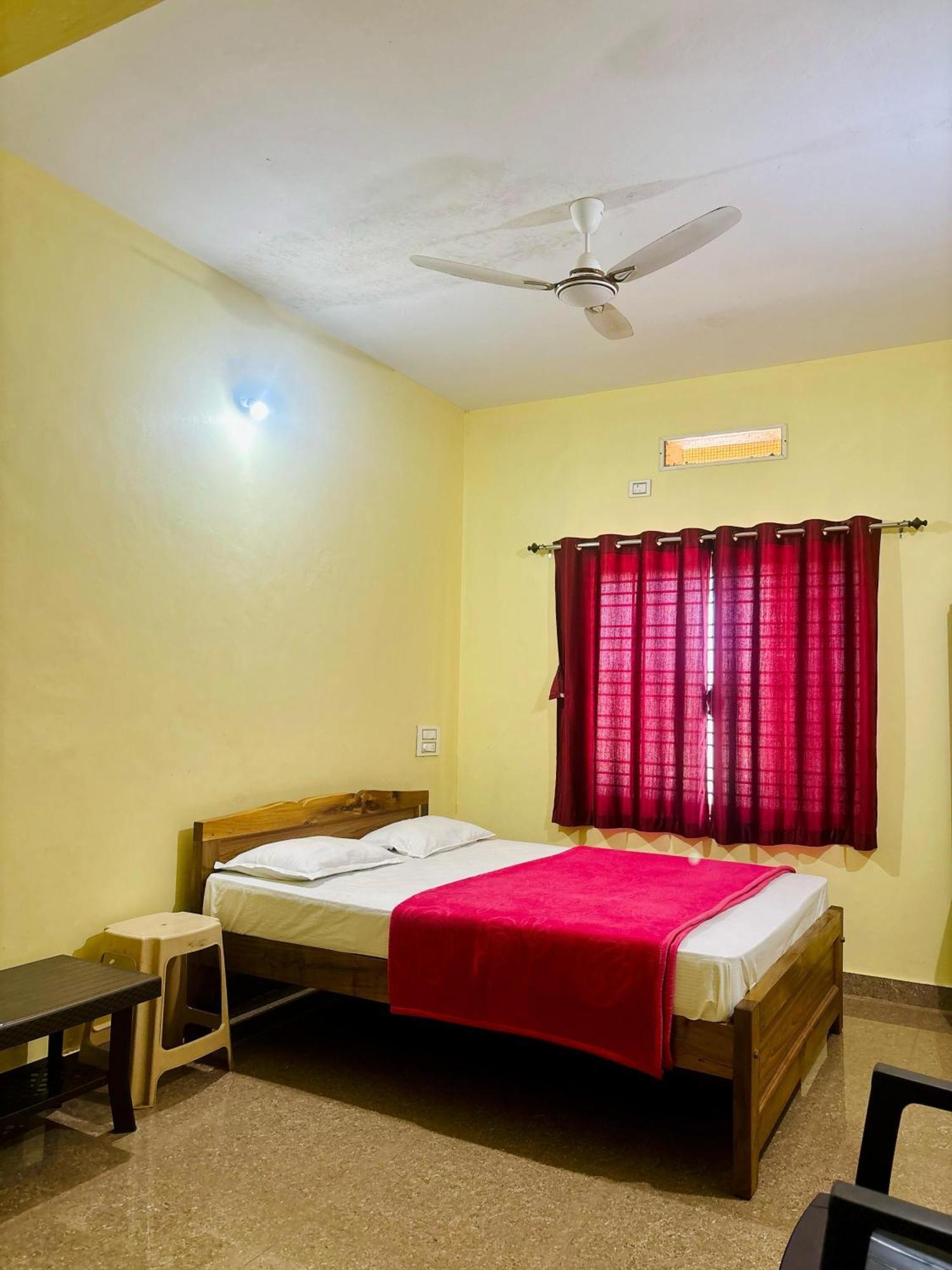 Mungaru Homestay, Talaguppa Sagar  Buitenkant foto